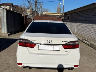 2017 Toyota Camry VII (XV50) Рестайлинг 2, белый, 2550000 рублей, вид 2