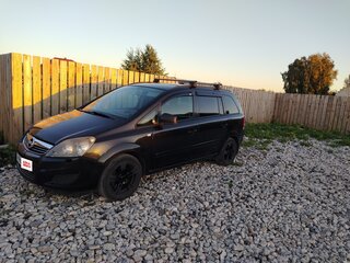 2012 Opel Zafira B Рестайлинг, чёрный, 650000 рублей, вид 4