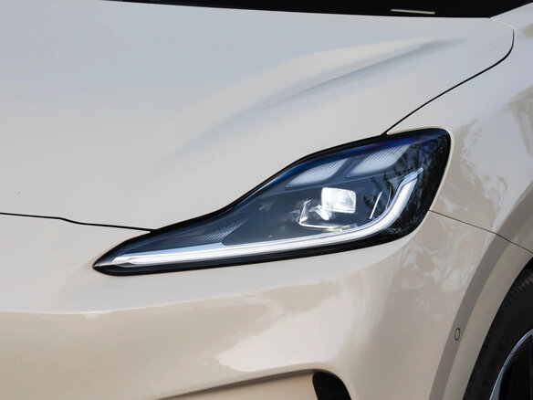 2026 MG 4 EV 53.95 kWh II, бежевый, 1950000 рублей - вид 5
