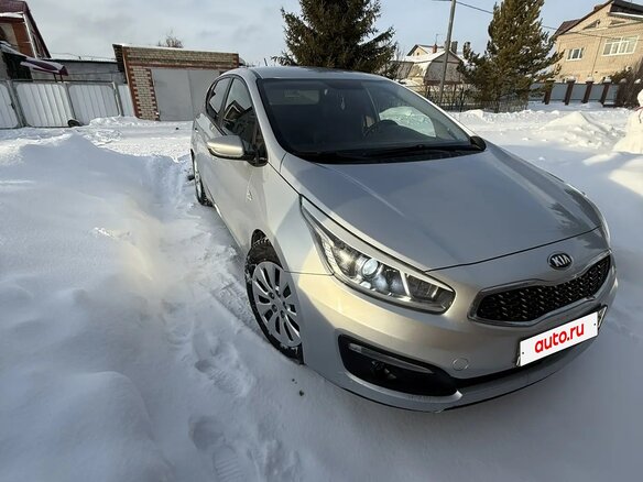 2015 Kia Ceed II Рестайлинг, серебристый - вид 2