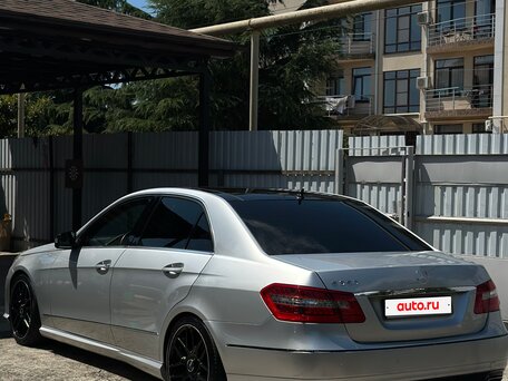 2009 Mercedes-Benz E-Класс 350 IV (W212, S212, C207), серебристый, 1350000 рублей, вид 5