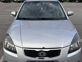 2011 Kia Rio II Рестайлинг, серебристый, 400000 рублей, вид 1