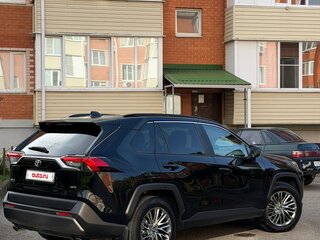 2021 Toyota RAV4 V (XA50), чёрный, 3000000 рублей, вид 3