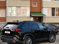 2021 Toyota RAV4 V (XA50), чёрный, 3000000 рублей - вид 2