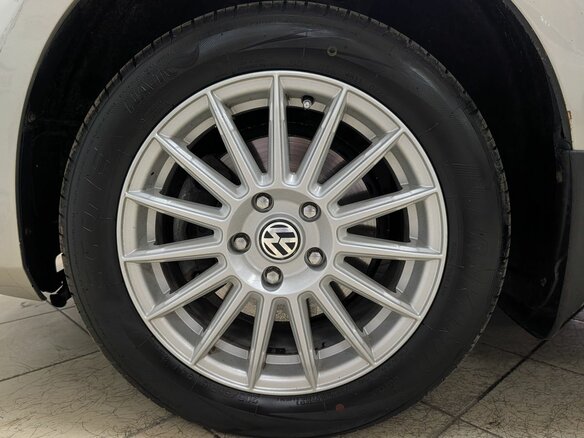 2013 Volkswagen Golf VII, серебристый, 1149000 рублей - вид 6