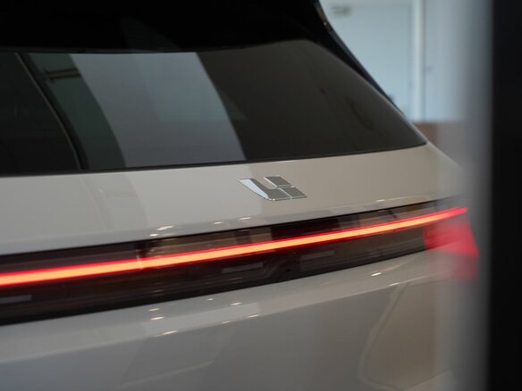 2026 Li Auto (Lixiang) L6 I, белый, 8790000 рублей - вид 13