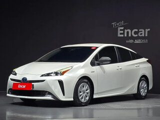2020 Toyota Prius IV Рестайлинг (XW50), белый, 2263000 рублей, вид 1