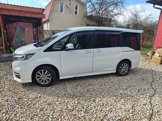2019 Honda Stepwgn Spada V Рестайлинг, белый, 2450000 рублей, вид 4