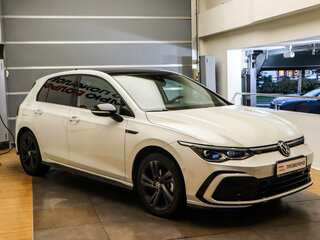 2022 Volkswagen Golf VIII, белый, 2670000 рублей, вид 3