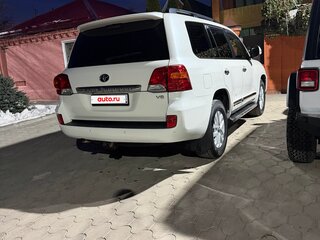 2012 Toyota Land Cruiser 200 Series Рестайлинг 1, белый, 3450000 рублей, вид 4