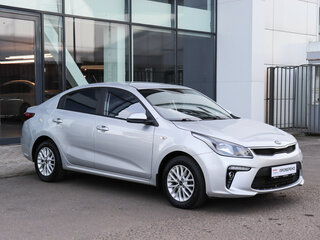 2020 Kia Rio IV, серый, 1680000 рублей, вид 3