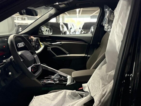 2026 Audi Q5 40 TDI III (GU), серый, 7400000 рублей - вид 13