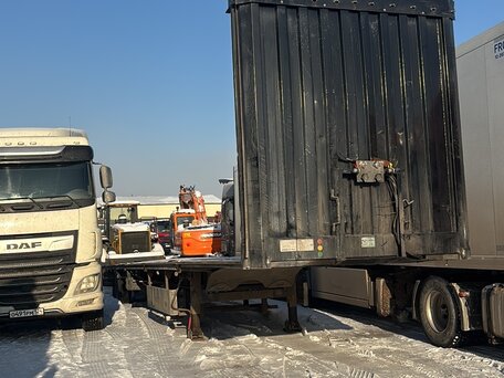 2021 Meusburger Полуприцеп шторный, чёрный, 1292400 рублей, вид 3