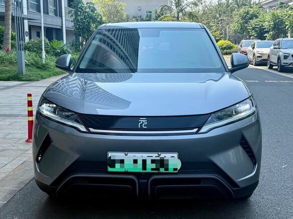 2025 BYD Yuan Up 45.12 kWh, серый, 1640000 рублей - вид 1
