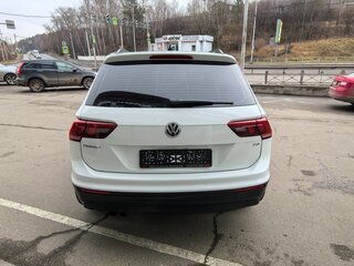 2017 Volkswagen Tiguan II, белый, 2185000 рублей, вид 5