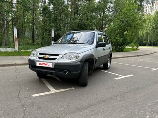 2013 Chevrolet Niva I Рестайлинг, серебристый, 450000 рублей, вид 2