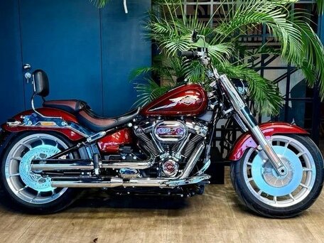 2023 Harley-Davidson Fat Boy, красный, 3550000 рублей, вид 1