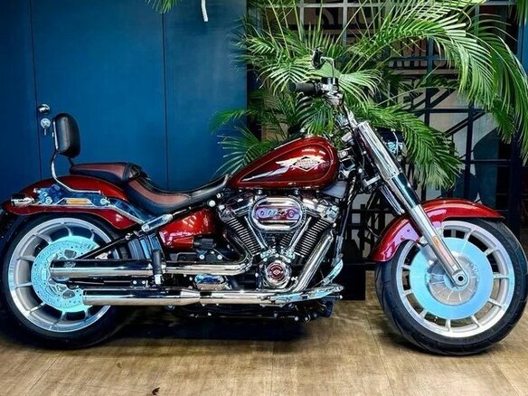 2023 Harley-Davidson Fat Boy, красный, 3550000 рублей