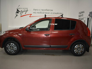 2011 Renault Sandero I, красный, 395000 рублей, вид 5