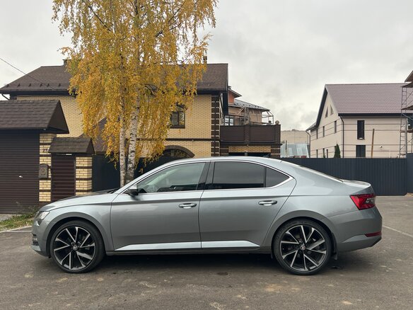 2019 Skoda Superb III Рестайлинг, серый, 2500000 рублей - вид 30