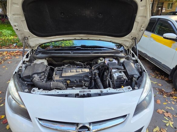 2012 Opel Astra J Рестайлинг, белый, 1100000 рублей - вид 13
