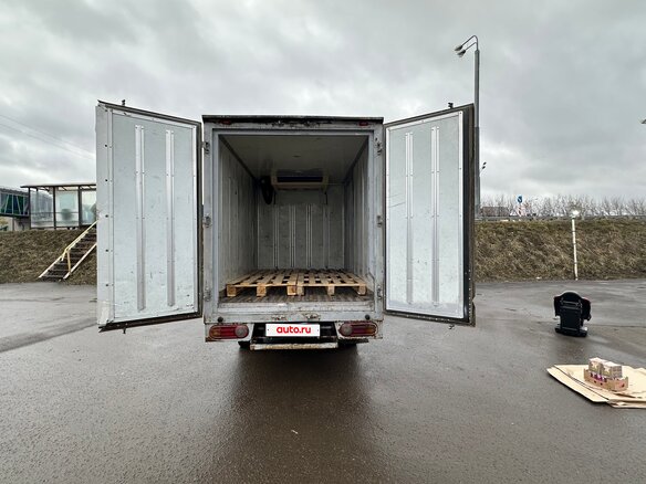 2011 Hyundai Porter II, белый, 710000 рублей - вид 4
