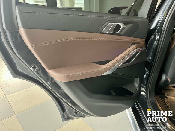 2021 BMW X6 40i III (G06), серый, 8819000 рублей - вид 16