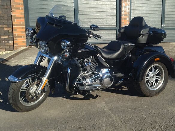 2018 Harley-Davidson CVO Tri Glide, чёрный, 3300000 рублей - вид 6