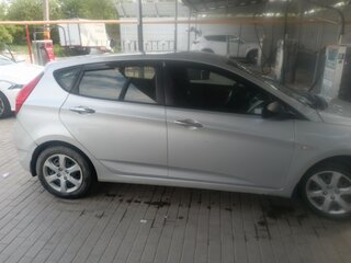2011 Hyundai Solaris I, серый, 460000 рублей, вид 4