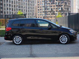 2019 BMW 2 серии Gran Tourer Gran Tourer 218d F46 Рестайлинг, чёрный, 1870000 рублей, вид 3