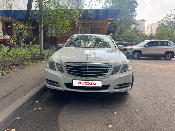 2011 Mercedes-Benz E-Класс 200 5G-Tronic IV (W212, S212, C207), белый - вид 2