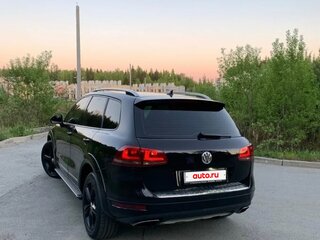 2010 Volkswagen Touareg II, чёрный, 2800000 рублей, вид 5