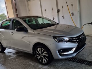 2026 Lada (ВАЗ) Vesta I Рестайлинг (NG), серебристый, 1920000 рублей, вид 3