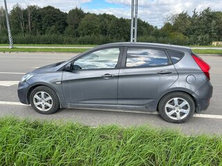2012 Hyundai Solaris I, чёрный, 690000 рублей, вид 4