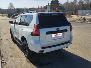 2018 Toyota Land Cruiser Prado 150 Series Рестайлинг 2, белый, 3200000 рублей, вид 3