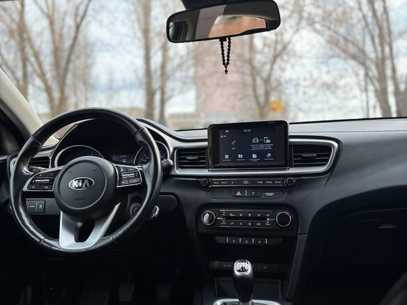 2018 Kia Ceed III, чёрный, 1590000 рублей - вид 8