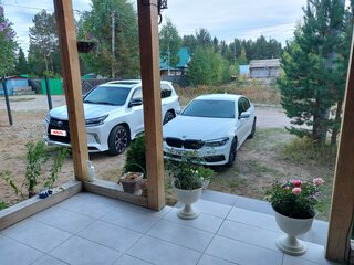 2017 Lexus LX 570 III Рестайлинг 2, белый, 7000000 рублей, вид 3