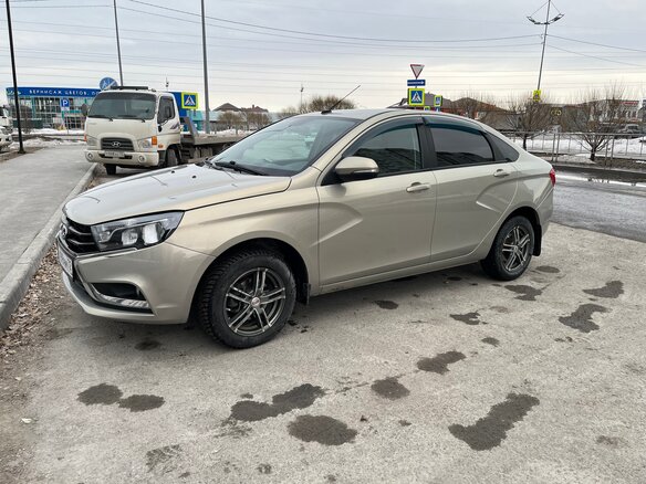 2018 Lada (ВАЗ) Vesta I, бежевый, 900000 рублей - вид 4