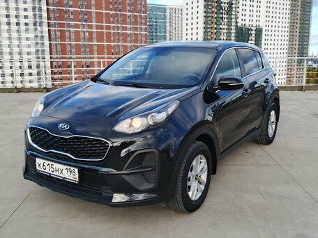 2020 Kia Sportage IV Рестайлинг, чёрный, 2045000 рублей, вид 2