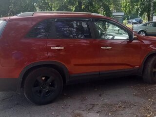 2010 Kia Sorento II, красный, 1050000 рублей, вид 2