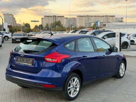 2015 Ford Focus III Рестайлинг, синий, 980000 рублей, вид 4