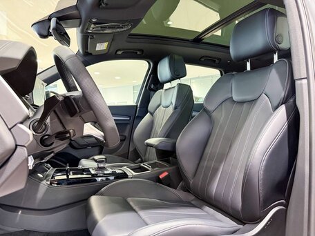 2025 Audi Q5 L 45 TFSI II (FY) Рестайлинг, серый, 5640000 рублей, вид 3