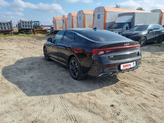2023 Kia K5 III, чёрный, 2700000 рублей, вид 4
