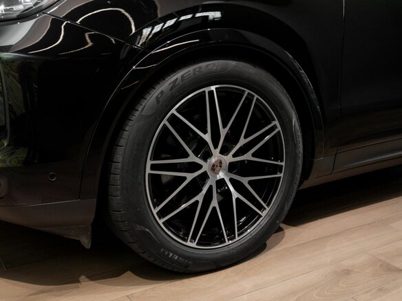 2025 Porsche Cayenne Coupé III Рестайлинг, чёрный, 16500000 рублей - вид 16