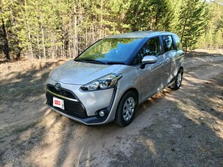 2018 Toyota Sienta II Рестайлинг, серебристый, 1250000 рублей, вид 1