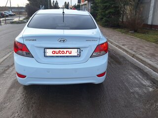2013 Hyundai Solaris I, белый, 820000 рублей, вид 3