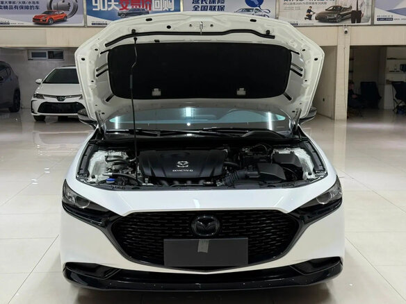 2021 Mazda 3 Axela IV (BP), белый - вид 4