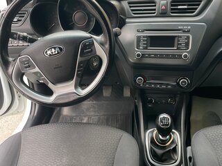 2016 Kia Rio III Рестайлинг, белый, 760000 рублей, вид 5