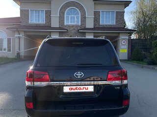 2016 Toyota Land Cruiser 200 Series Рестайлинг 2, чёрный, 4900000 рублей, вид 4