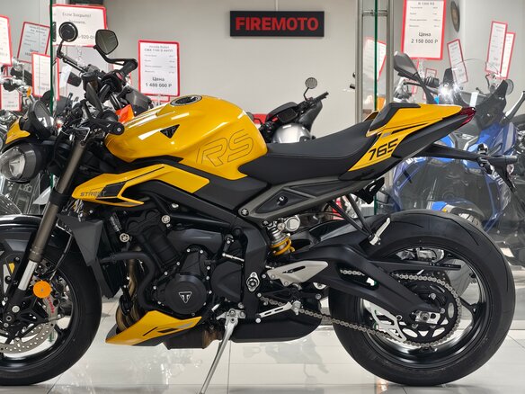 2025 Triumph Street Triple, жёлтый
